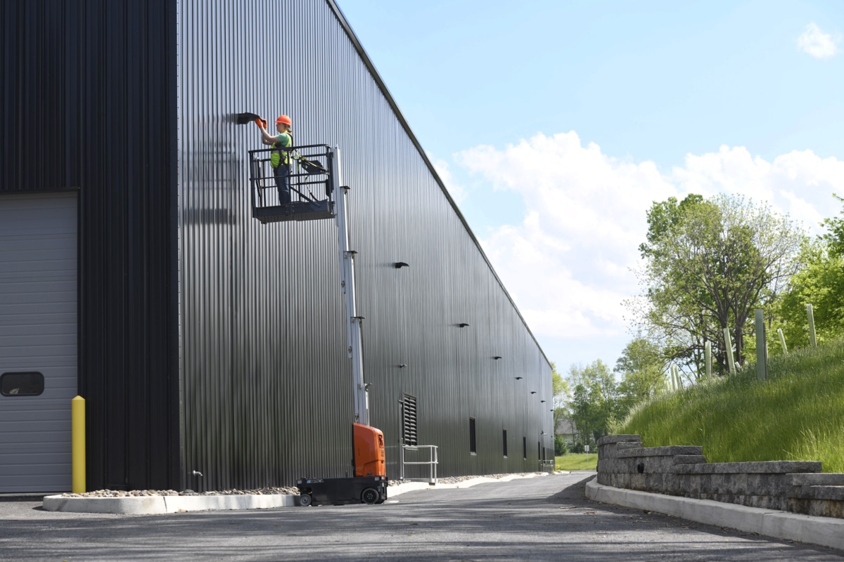 Electric 18' Single Man Lift